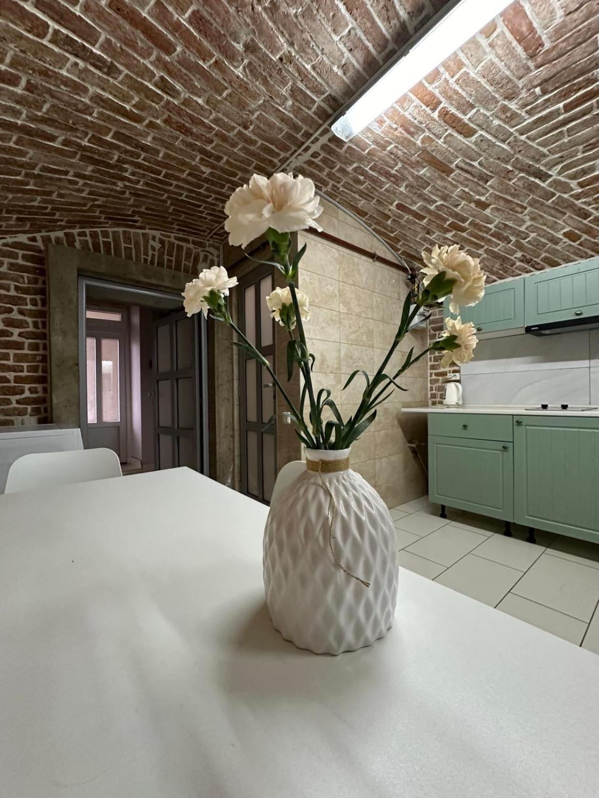 2Х Кім-Й Loft На Площі Філармонії By Willox Leilighet Tsjernivtsi Eksteriør bilde